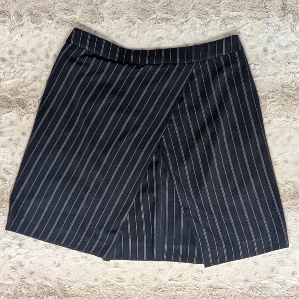 Banana Republic Mini Skirt Navy Blue Pinstripe Faux Wrap Sz 10 - Picture 2 of 9